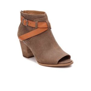 Lucky Brand Haryson Bootie Size 7.5